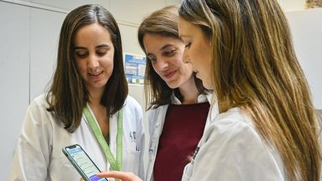 El Hospital Gregorio Marañón recibe un premio por su app para pacientes con enfermedades inmunomediadas