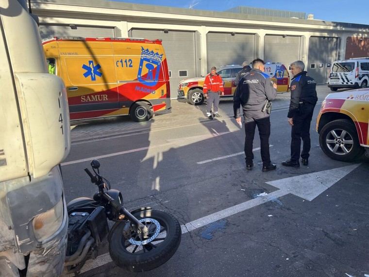 Accidente de moto en Legazpi: motorista de 42 años herida leve