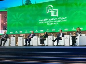 Almeida promueve la colaboración entre ciudades en foro internacional en Riad