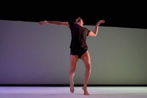 Estreno de 'Es aquí' en el Centro Danza Matadero para celebrar el 20º aniversario de la Compañía Daniel Abreu