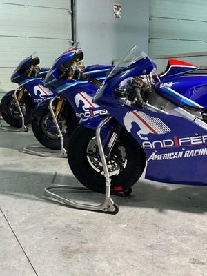 Presentación del equipo Andifer-American Racing en Collado Villalba este domingo