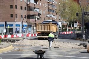 Corte de tráfico en calle Méjico por obras de alcantarillado en Fuenlabrada
