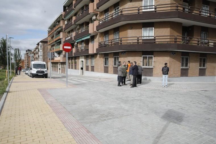 Finalizan los trabajos de reurbanización en la calle Sierra Toledana de Puente de Vallecas