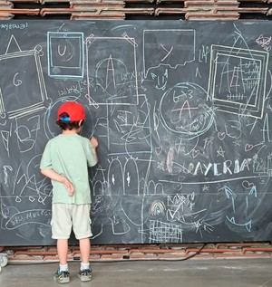 Campamento de verano en Matadero Madrid: explorando la ciudad a través del juego