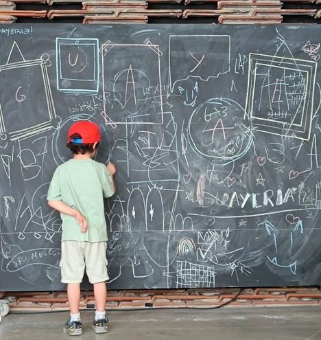 Campamento de verano en Matadero Madrid: explorando la ciudad a través del juego