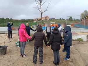 El Centro Rosa Parks de Coslada conmemora el Día del Árbol con la plantación de 60 árboles