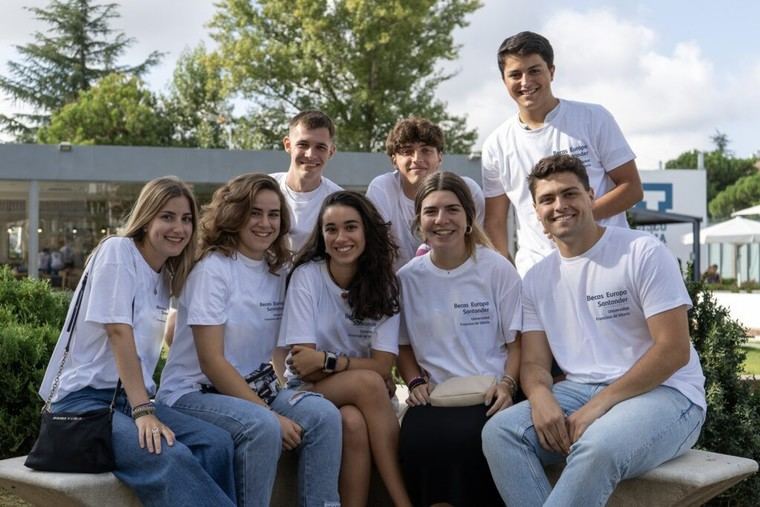 50 jóvenes españoles destacados reciben reconocimiento en el Programa Becas Europa Santander-UFV