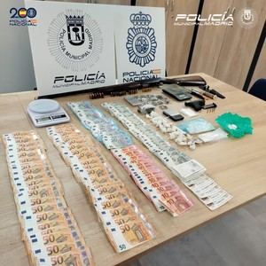 Desmantelan narcopisos en Carabanchel: tres detenidos y armas incautadas