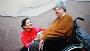 Díaz Ayuso lanza una nueva estrategia para mejorar la atención a personas con discapacidad en Madrid