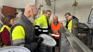 Madrid destina cinco millones anuales a renovar marcas viales para mejorar la seguridad en sus carreteras