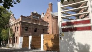 La Comunidad de Madrid protegerá la antigua fábrica de cerveza El Águila y la factoría de loza fina de Valdemorillo como Bienes de Interés Cultural