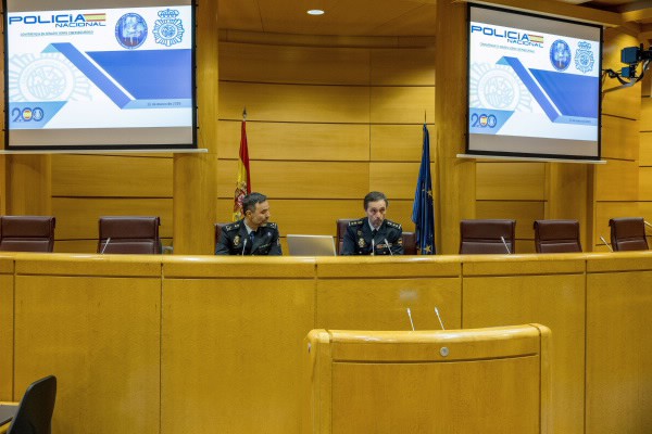 Policía Nacional ofrece charla sobre ciberseguridad a senadores