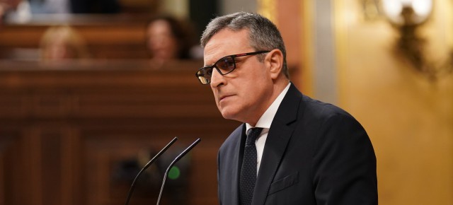 Marí critica al Gobierno por engañar y afectar a la clase media española Marí critica al Gobierno por engañar y afectar a la clase media española