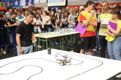 Fuenlabrada acoge la mayor competición escolar de robótica en España