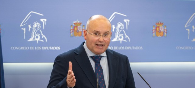 Tellado critica al Gobierno por favorecer a independentistas en lugar de a la seguridad del Estado Tellado critica al Gobierno por favorecer a independentistas en lugar de a la seguridad del Estado