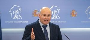 Tellado critica al Gobierno por favorecer a independentistas en lugar de a la seguridad del Estado